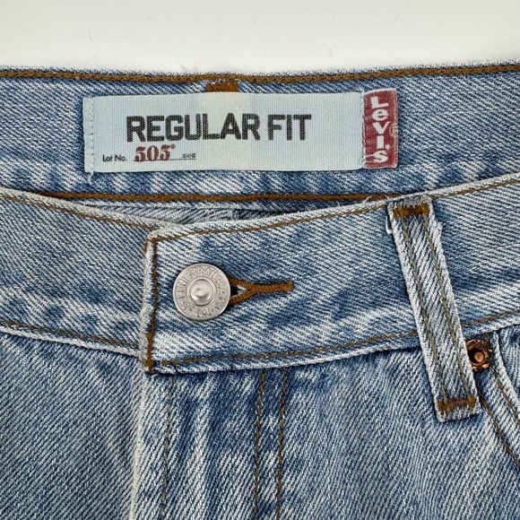 Vintage Levi's 505 Mens Regular Fit Light Wash Denim Jeans W38 L32 Cotton - Picture 1 of 9